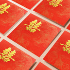紅色結婚利是封，多個龍鳳囍字利是封排列展示（KA10）