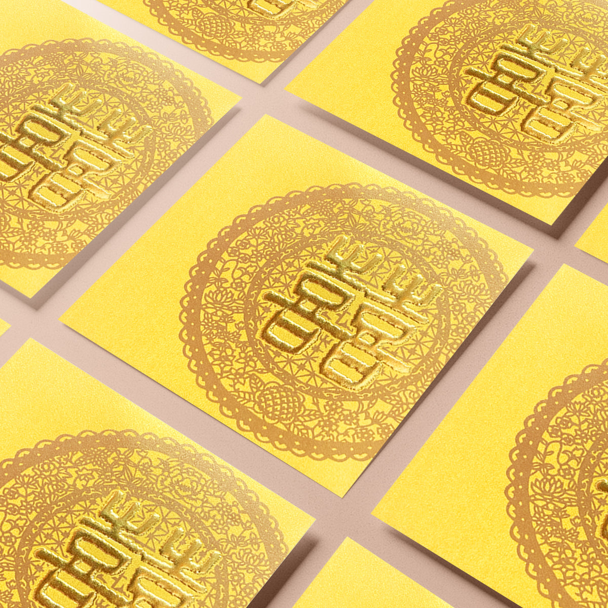 金色結婚利是封，多個蕾絲花紋雙囍利是封排列展示（KA18）